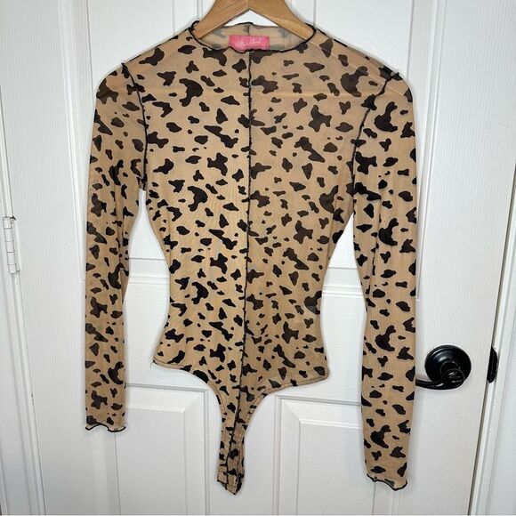 Lilly’s Kloset Tan Black Cqw Print Lettuce Trim Lomgsleeve Mesh Bodysuit Sz S - Picture 1 of 7